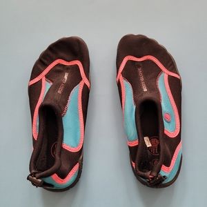 Body Glove Women's Water Shoes (size 9)